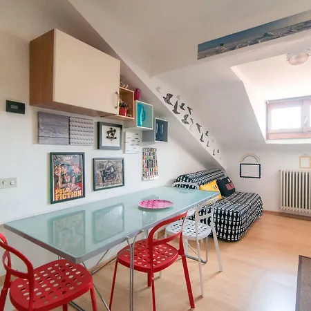 Cozy Flat Close To The Lake شقة *