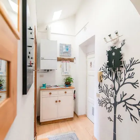 Cozy Flat Close To The Lake شقة