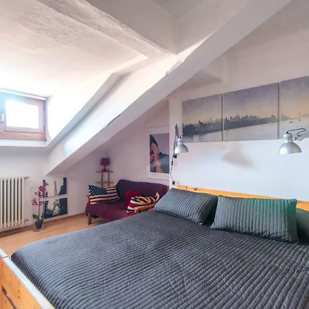 Cozy Flat Close To The Lake شقة *