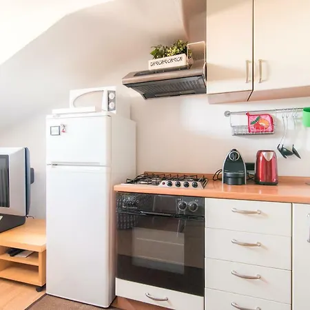 Cozy Flat Close To The Lake شقة كومو